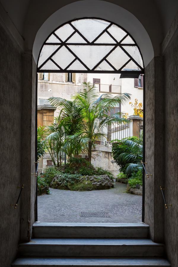 The Royal Story Apartment Rome Bagian luar foto