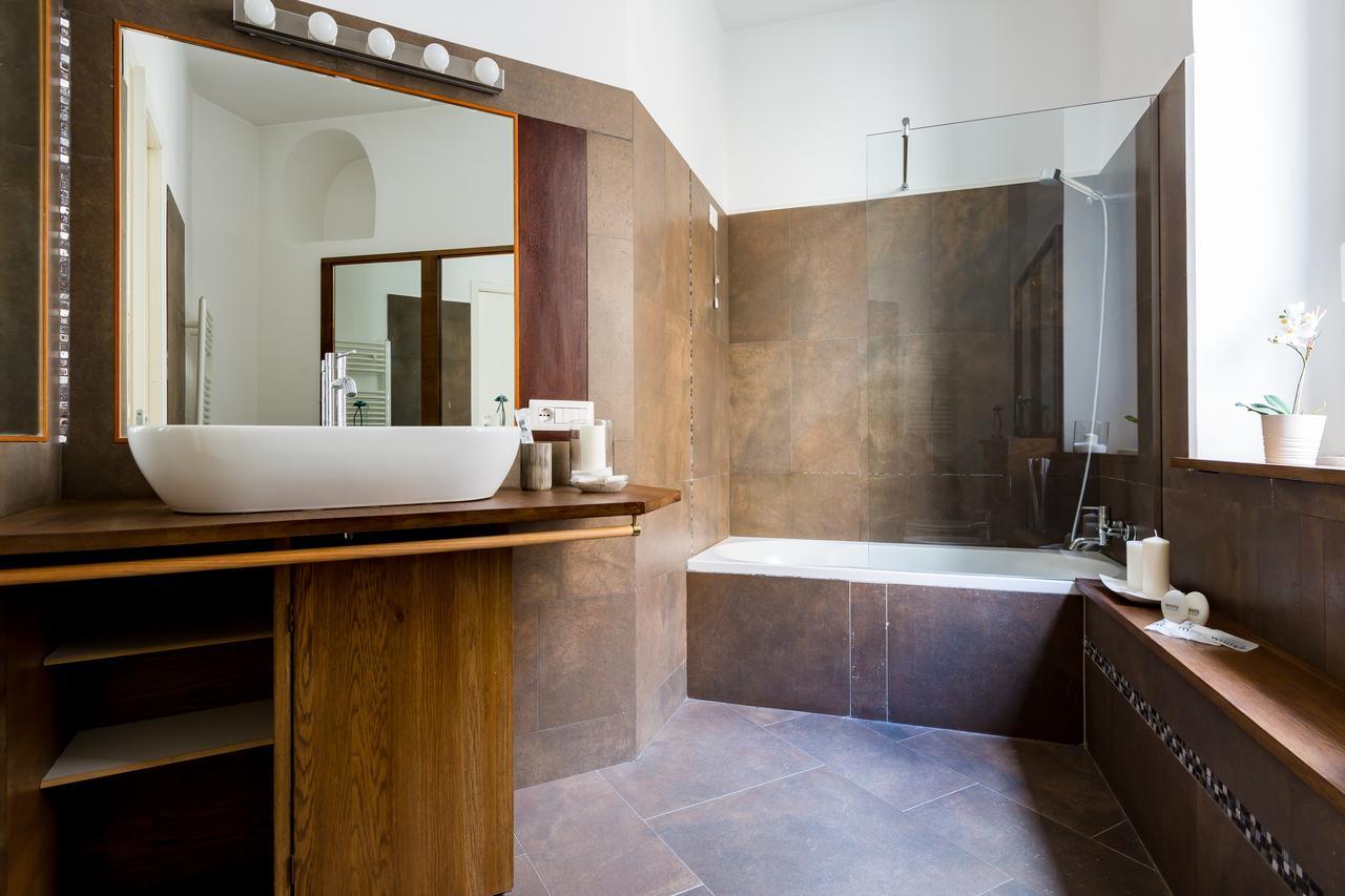 The Royal Story Apartment Rome Bagian luar foto